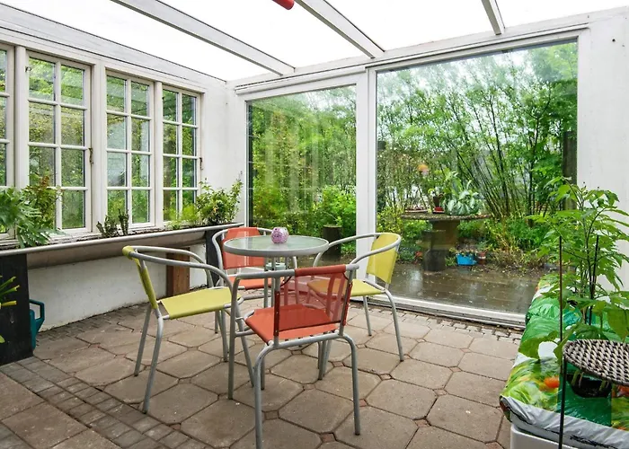 4 Person In Skaerbaek-by Traum