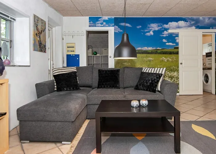 4 Person In Skaerbaek-by Traum *